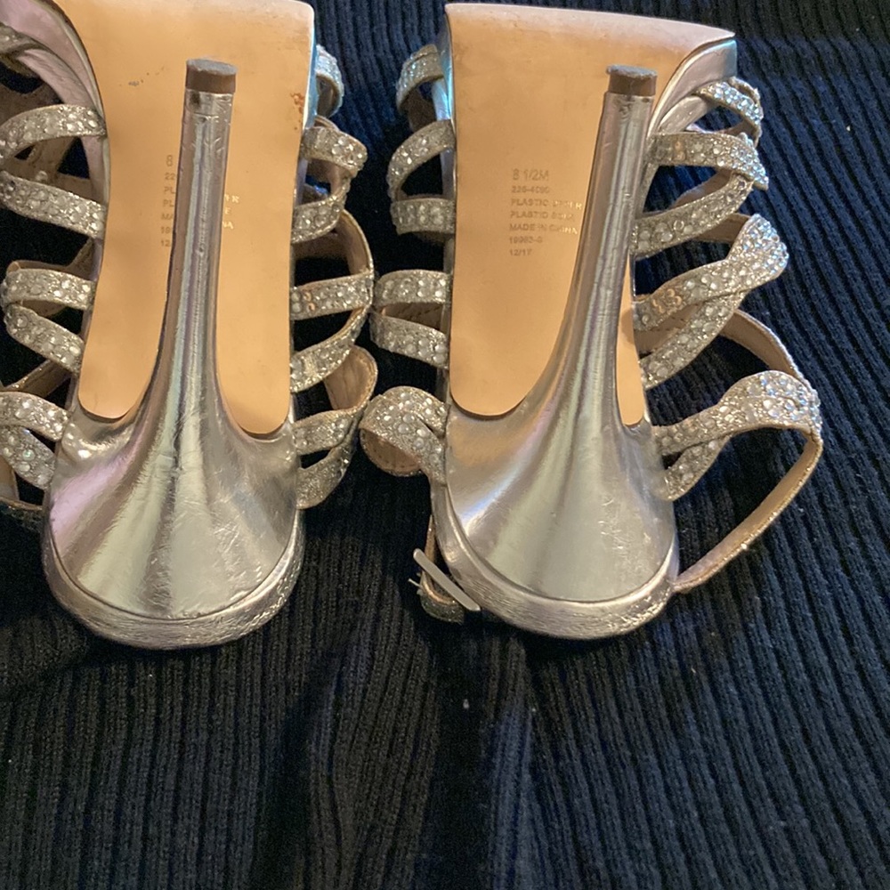 Shoes - Picture 8 of 9